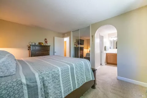 Bedroom - 701 Sequoia Dr, Fairfield, CA 94533 photo 4 of 5