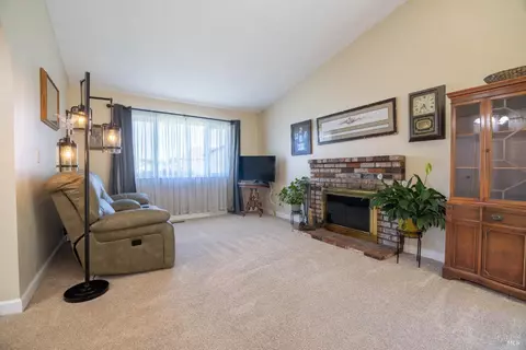Living - 701 Sequoia Dr, Fairfield, CA 94533 photo 2 of 2