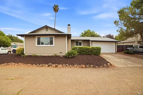 7245 Circle Dr, Rohnert Park, CA 94928