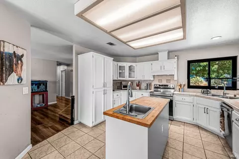 Kitchen - 8409 Kobert Ct, Winters, CA 95694 photo 4 of 8