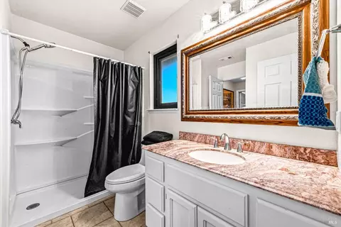 Bath - 8409 Kobert Ct, Winters, CA 95694 photo 1 of 5