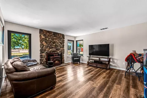 Living - 8409 Kobert Ct, Winters, CA 95694 photo 1 of 3