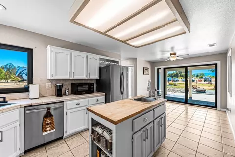 Kitchen - 8409 Kobert Ct, Winters, CA 95694 photo 5 of 8