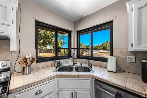 Kitchen - 8409 Kobert Ct, Winters, CA 95694 photo 7 of 8