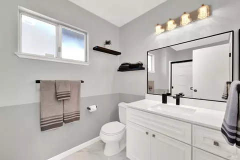 Bath - 1305 Corcoran Ave, Vallejo, CA 94589 photo 4 of 5