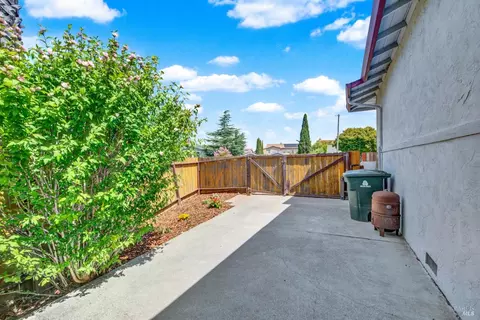 Exterior - 1305 Corcoran Ave, Vallejo, CA 94589 photo 12 of 12