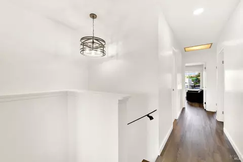 Entry Way - 1305 Corcoran Ave, Vallejo, CA 94589 photo 4 of 4