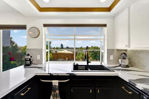 Kitchen - 1305 Corcoran Ave, Vallejo, CA 94589 photo 6 of 8