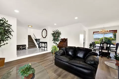 Living - 1305 Corcoran Ave, Vallejo, CA 94589 photo 2 of 4