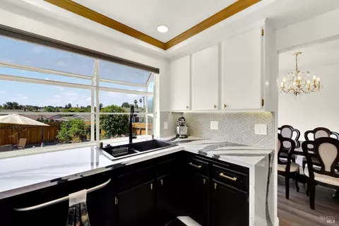 Kitchen - 1305 Corcoran Ave, Vallejo, CA 94589 photo 5 of 8