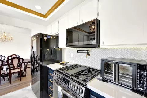 Kitchen - 1305 Corcoran Ave, Vallejo, CA 94589 photo 3 of 8