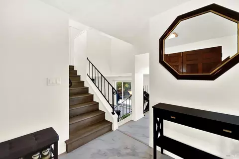 Entry Way - 1305 Corcoran Ave, Vallejo, CA 94589 photo 2 of 4