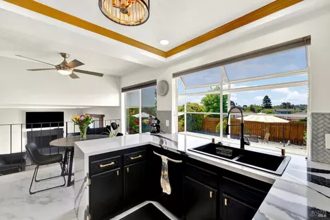 Kitchen - 1305 Corcoran Ave, Vallejo, CA 94589 photo 7 of 8