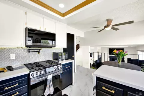 Kitchen - 1305 Corcoran Ave, Vallejo, CA 94589 photo 8 of 8