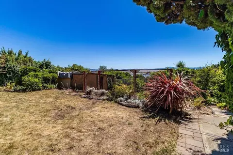 Exterior - 129 Harrier Ave, Vallejo, CA 94590 photo 14 of 17