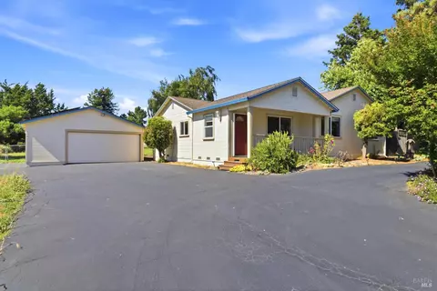 4270 Roblar Rd, Petaluma, CA 94952