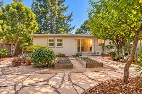 732 Pacific Ave, Santa Rosa, CA 95404