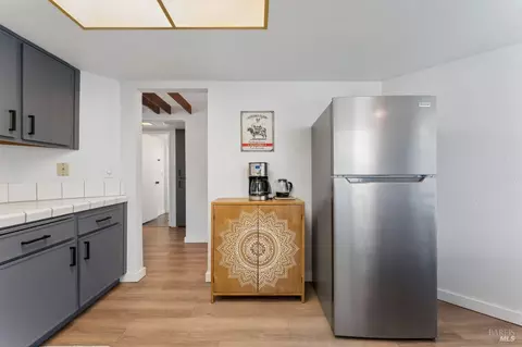 Kitchen - 189 Nalisty Dr, Vallejo, CA 94590 photo 4 of 5