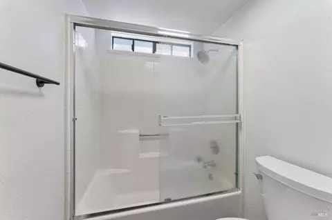 Bath - 189 Nalisty Dr, Vallejo, CA 94590 photo 2 of 2