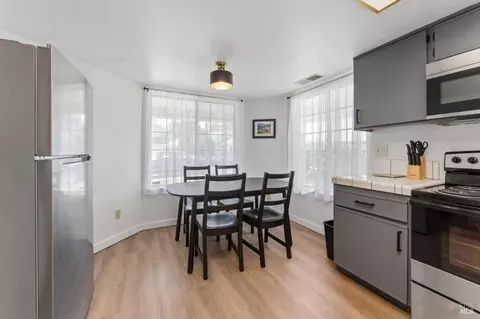 Dining - 189 Nalisty Dr, Vallejo, CA 94590 photo 1 of 2