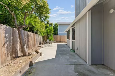 Exterior - 189 Nalisty Dr, Vallejo, CA 94590 photo 6 of 15