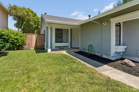 Exterior - 189 Nalisty Dr, Vallejo, CA 94590 photo 4 of 15