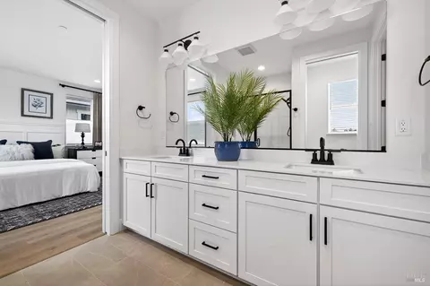 Bath - 357 Cornell St, Windsor, CA 95492 photo 1 of 7