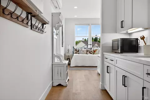 Entry Way - 357 Cornell St, Windsor, CA 95492 photo 10 of 12