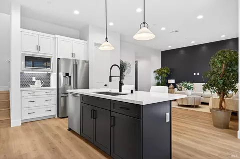 Kitchen - 357 Cornell St, Windsor, CA 95492 photo 7 of 10