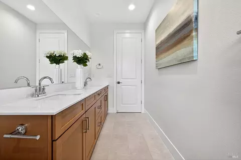 Bath - 341 Cornell St, Windsor, CA 95492 photo 8 of 8