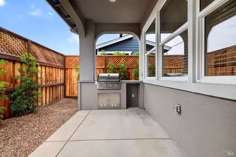 Exterior - 341 Cornell St, Windsor, CA 95492 photo 3 of 4
