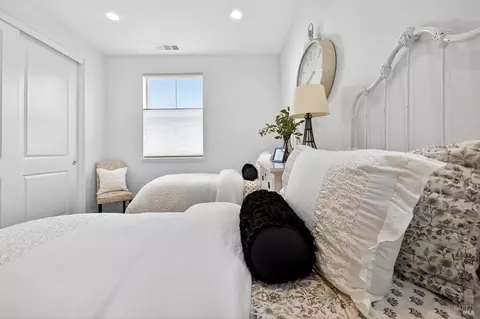 Bedroom - 341 Cornell St, Windsor, CA 95492 photo 7 of 7