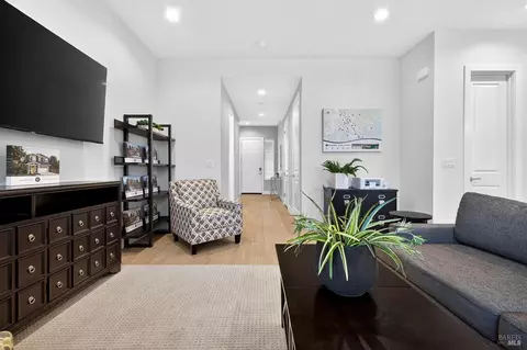 Entry Way - 341 Cornell St, Windsor, CA 95492 photo 4 of 6