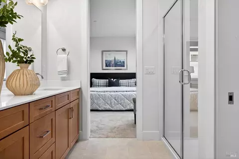 Bath - 341 Cornell St, Windsor, CA 95492 photo 4 of 8