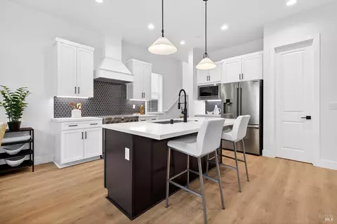 Kitchen - 333 Cornell St, Windsor, CA 95492 photo 2 of 10