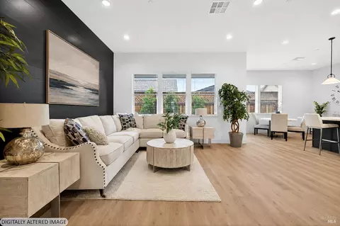 Living - 333 Cornell St, Windsor, CA 95492 photo 1 of 2