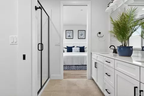 Entry Way - 333 Cornell St, Windsor, CA 95492 photo 4 of 5