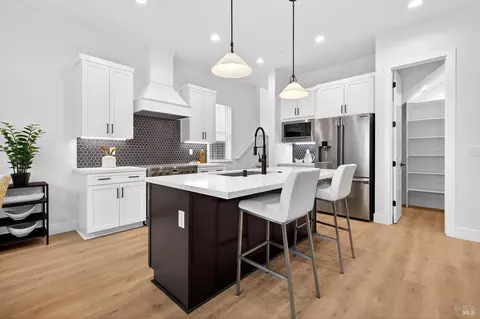 Kitchen - 333 Cornell St, Windsor, CA 95492 photo 3 of 10