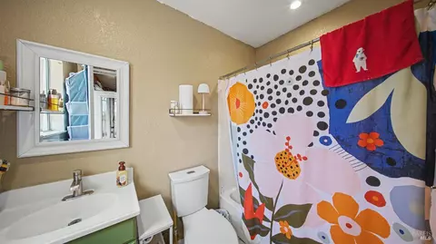 Bath - 156 Peach St, Vallejo, CA 94589 photo 1 of 2
