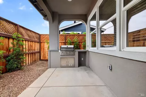 Exterior - 361 Cornell St, Windsor, CA 95492 photo 2 of 4