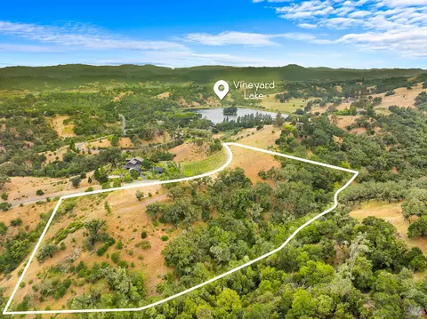 23655 Vineyard Rd, Geyserville, CA 95441