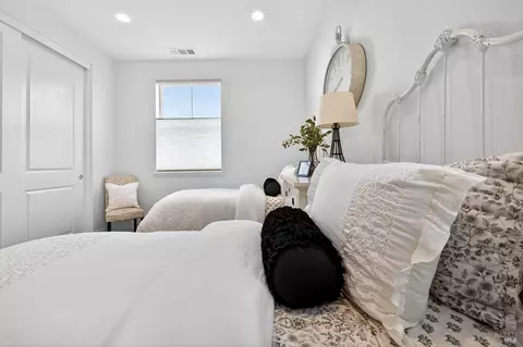 Bedroom - 329 Cornell St, Windsor, CA 95492 photo 7 of 7