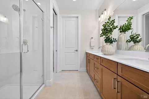 Bath - 329 Cornell St, Windsor, CA 95492 photo 3 of 9