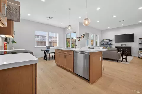 Kitchen - 329 Cornell St, Windsor, CA 95492 photo 7 of 9