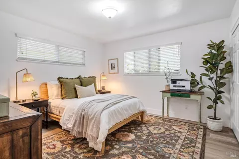 Bedroom - 47 Hoff Rd, Kenwood, CA 95409 photo 3 of 5