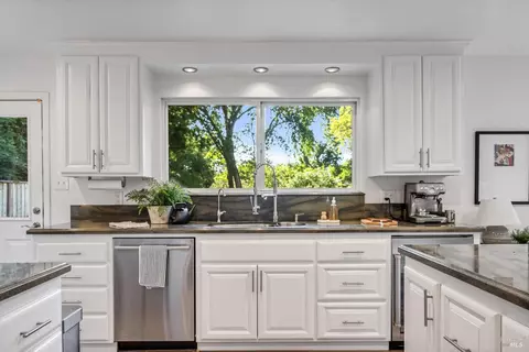 Kitchen - 47 Hoff Rd, Kenwood, CA 95409 photo 3 of 5
