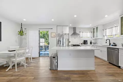 5193 Firestone Pl, Santa Rosa, CA 95409