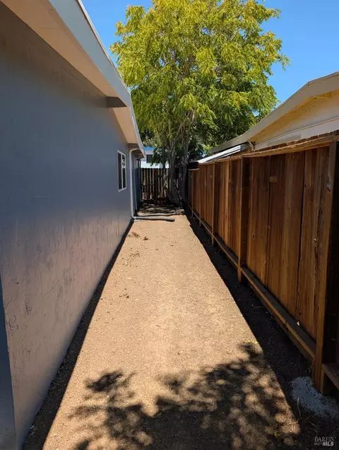 Exterior - 1237 Coronel Ave, Vallejo, CA 94591 photo 5 of 5