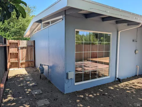Exterior - 1237 Coronel Ave, Vallejo, CA 94591 photo 3 of 5