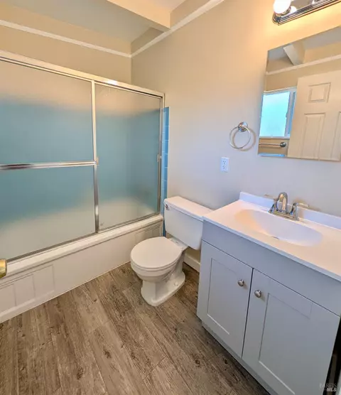 Bath - 1237 Coronel Ave, Vallejo, CA 94591 photo 1 of 2